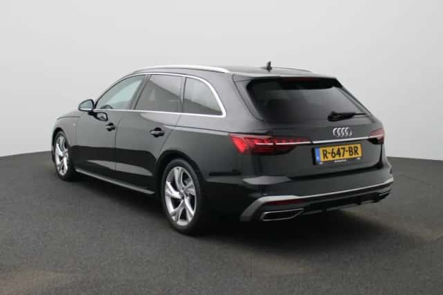 Audi A4 (2022) thumbnail 2