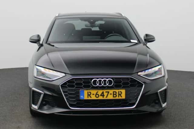 Audi A4 (2022) thumbnail 3