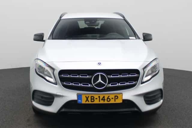 Mercedes-Benz GLA (2018) thumbnail 3