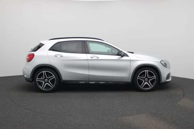 Mercedes-Benz GLA (2018) thumbnail 6
