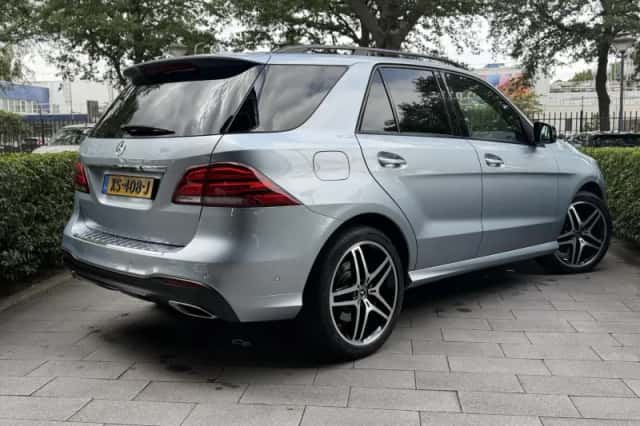 Mercedes-Benz GLE (2017) thumbnail 2