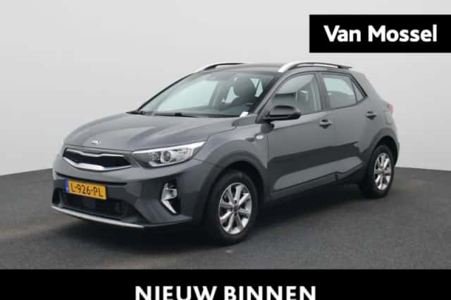 Kia Stonic (2021) thumbnail 1