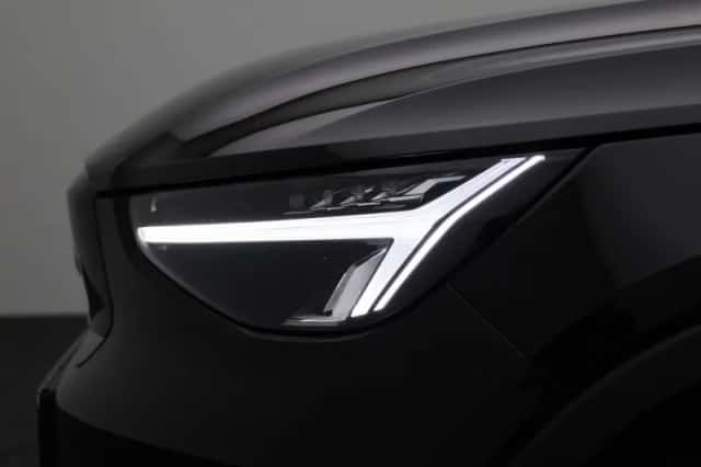 Volvo XC40 (2023) thumbnail 15