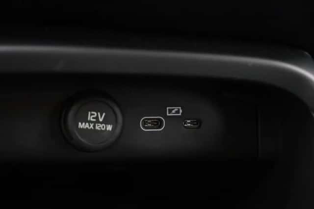 Volvo XC40 (2023) thumbnail 27