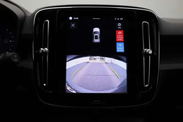 Volvo XC40 (2023) thumbnail 29