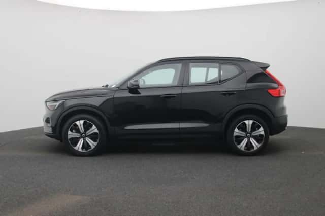 Volvo XC40 (2023) thumbnail 4
