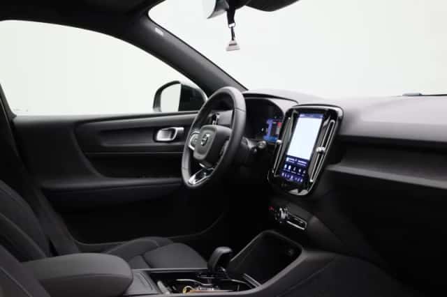 Volvo XC40 (2023) thumbnail 32