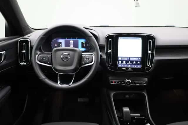 Volvo XC40 (2023) thumbnail 7