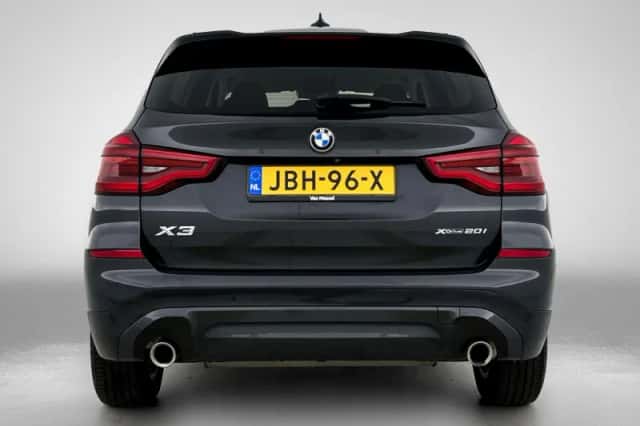 BMW X3 (2020) thumbnail 3