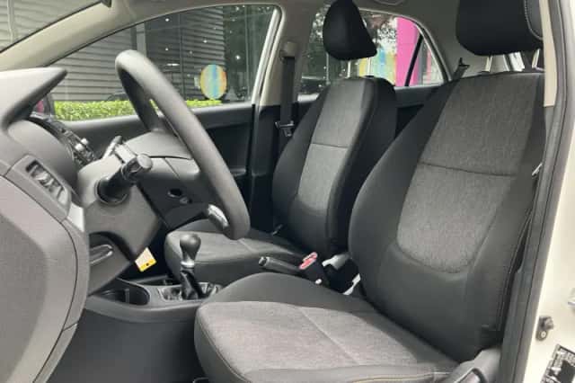 Kia Picanto (2014) thumbnail 4