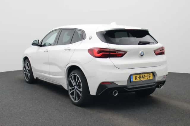 BMW X2 (2021) thumbnail 2