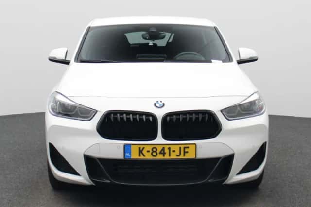 BMW X2 (2021) thumbnail 3