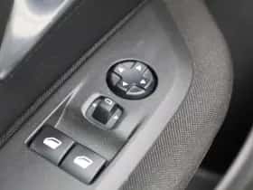 Peugeot e-208 thumbnail 32