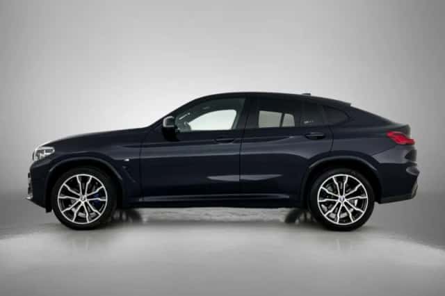 BMW X4 (2021) thumbnail 2