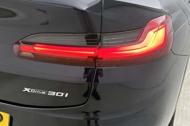 BMW X4 (2021) thumbnail 30