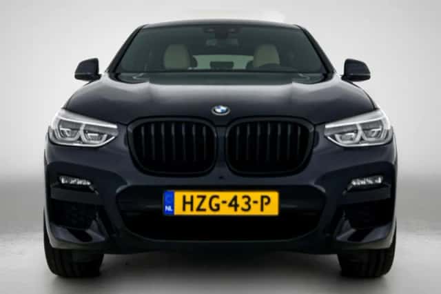 BMW X4 (2021) thumbnail 5