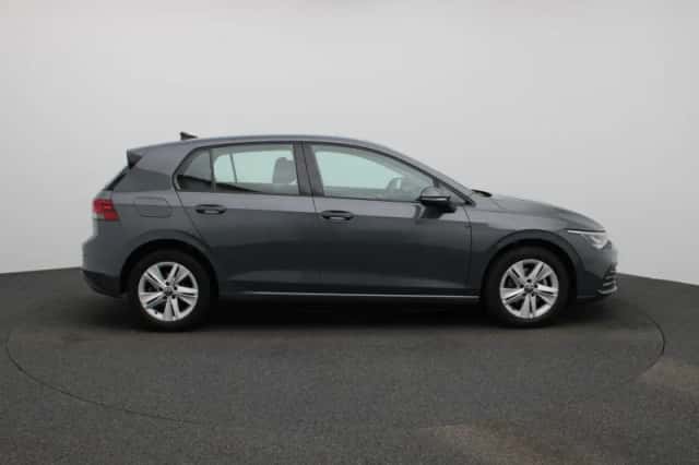 Volkswagen Golf (2022) thumbnail 6