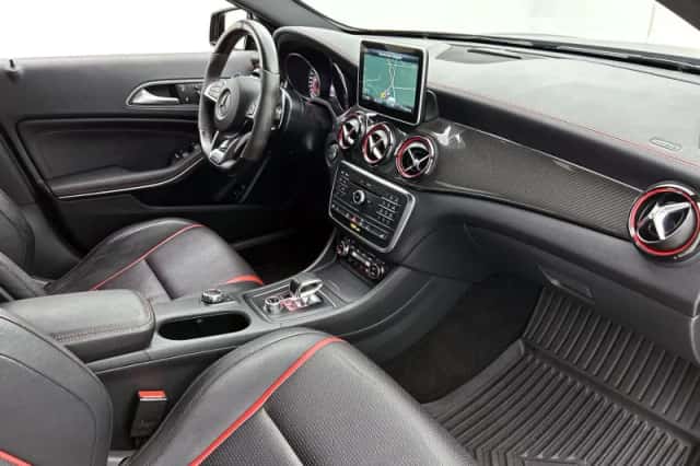 Mercedes-Benz GLA (2015) thumbnail 20