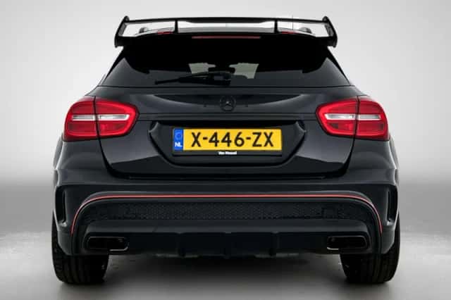 Mercedes-Benz GLA (2015) thumbnail 3
