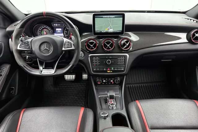 Mercedes-Benz GLA (2015) thumbnail 22