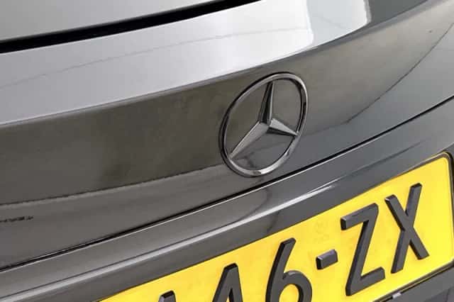 Mercedes-Benz GLA (2015) thumbnail 31