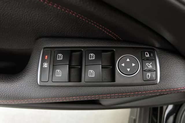 Mercedes-Benz GLA (2015) thumbnail 36