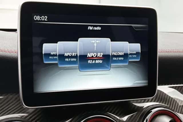 Mercedes-Benz GLA (2015) thumbnail 7