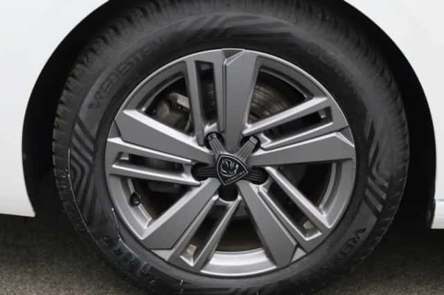 Peugeot 308 (2023) thumbnail 12