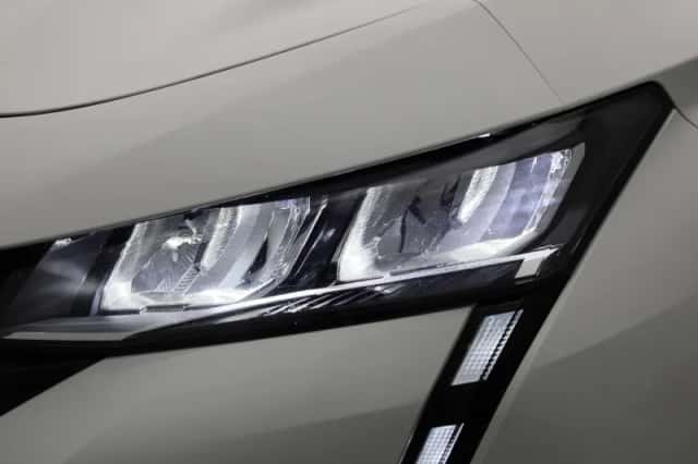 Peugeot 308 (2023) thumbnail 13
