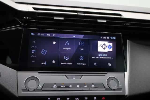 Peugeot 308 (2023) thumbnail 14