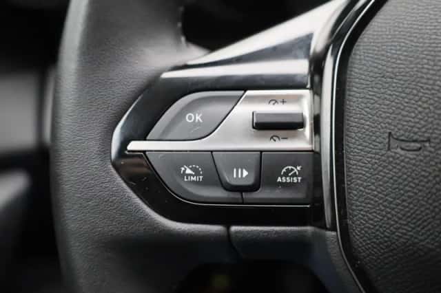 Peugeot 308 (2023) thumbnail 17