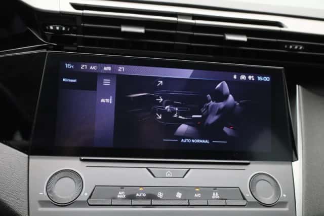 Peugeot 308 (2023) thumbnail 18