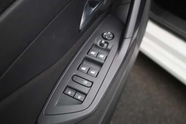 Peugeot 308 (2023) thumbnail 26