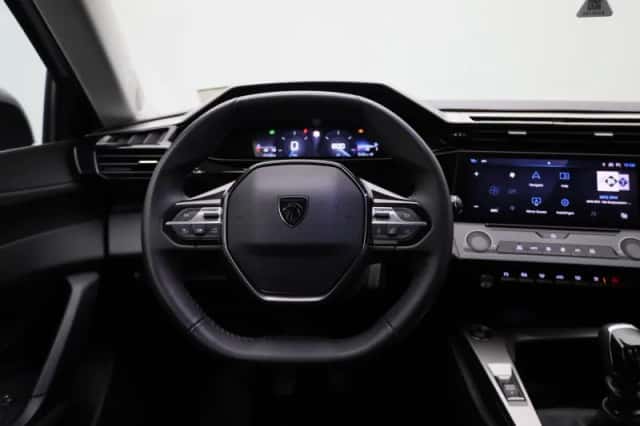 Peugeot 308 (2023) thumbnail 7