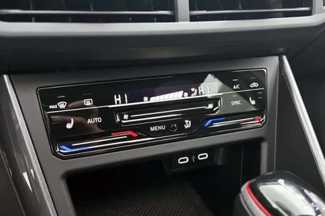 Volkswagen Polo (2024) thumbnail 24