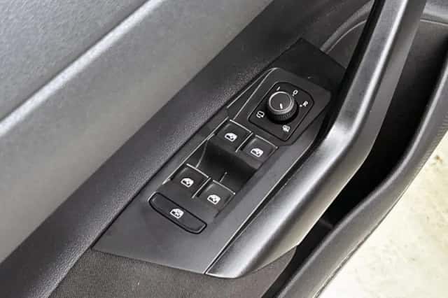 Volkswagen Polo (2024) thumbnail 31