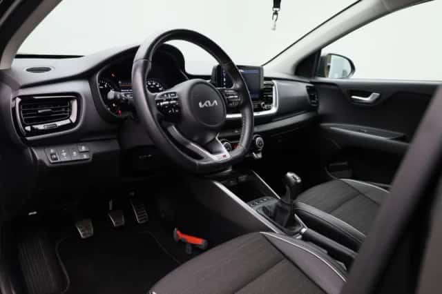 Kia Stonic (2022) thumbnail 31