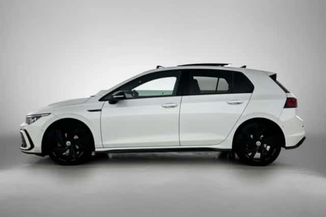 Volkswagen Golf (2022) thumbnail 2