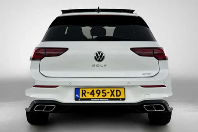 Volkswagen Golf (2022) thumbnail 3