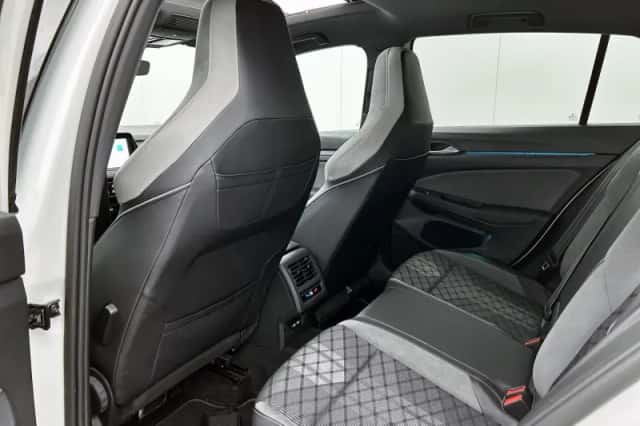 Volkswagen Golf (2022) thumbnail 27