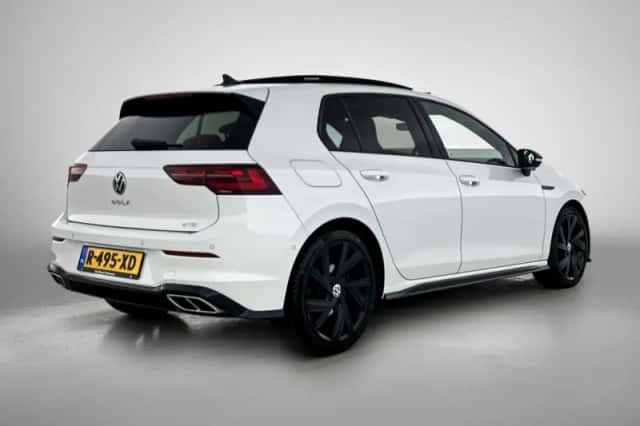 Volkswagen Golf (2022) thumbnail 4