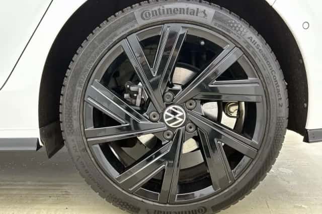 Volkswagen Golf (2022) thumbnail 32