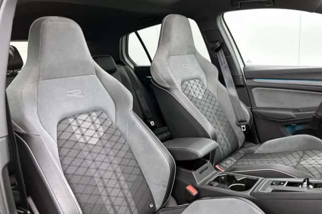 Volkswagen Golf (2022) thumbnail 34