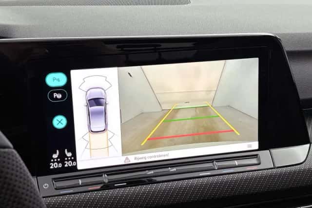 Volkswagen Golf (2022) thumbnail 10
