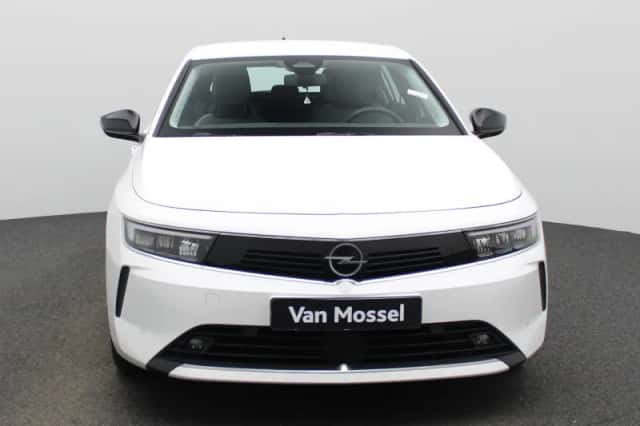 Opel Astra (2023) thumbnail 3