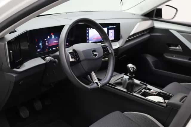 Opel Astra (2023) thumbnail 24