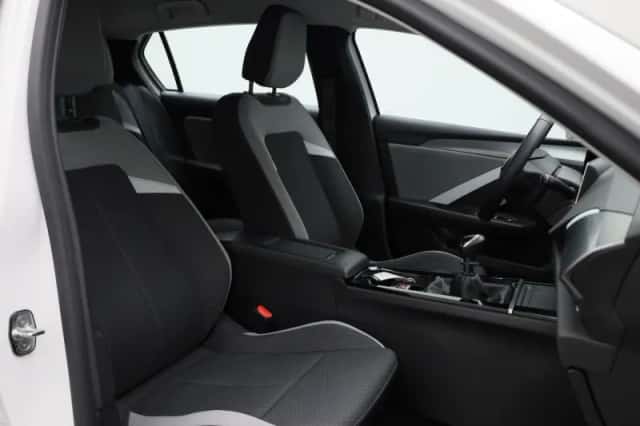 Opel Astra (2023) thumbnail 27