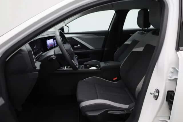 Opel Astra (2023) thumbnail 9