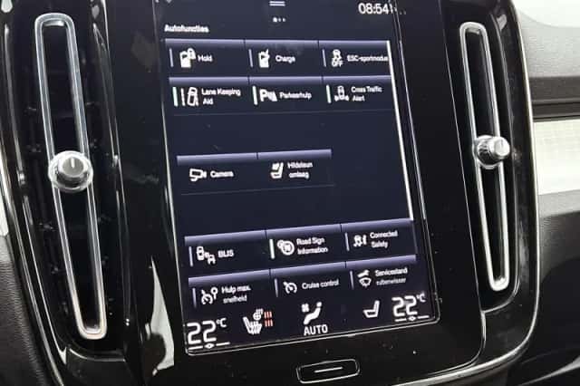 Volvo XC40 (2023) thumbnail 12