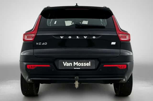 Volvo XC40 (2023) thumbnail 3